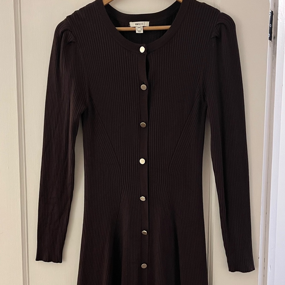 RW&CO. Long-Sleeve Ribbed Button-Front Dress in Dark Brown